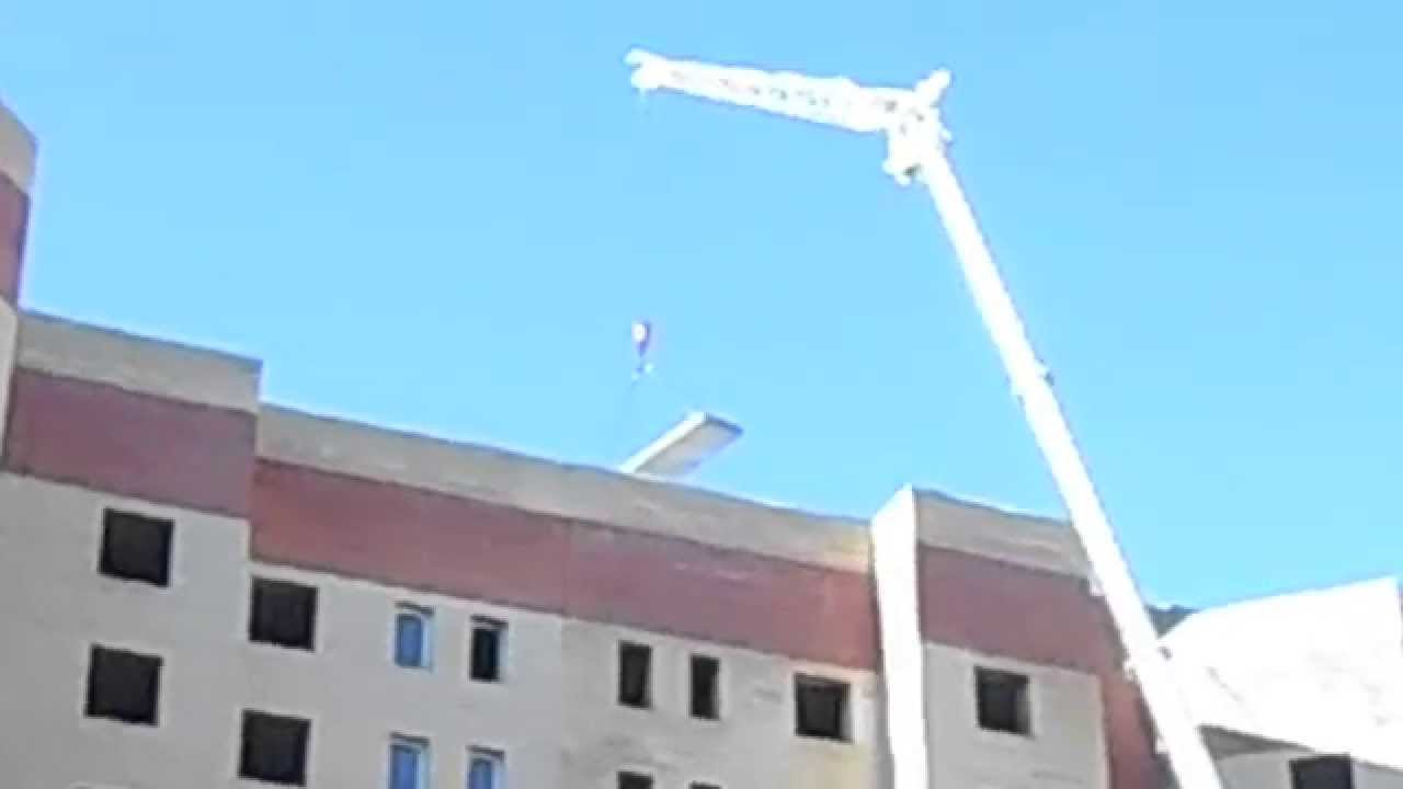 Автокран Liebherr модели LTM 1070 на стройке (часть 1)