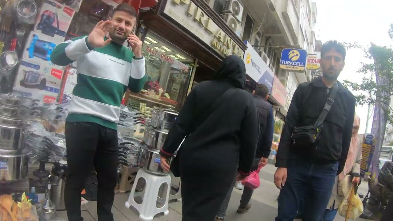 BU GÜN ÇARŞI ÇOK DAHA KALABALIK..