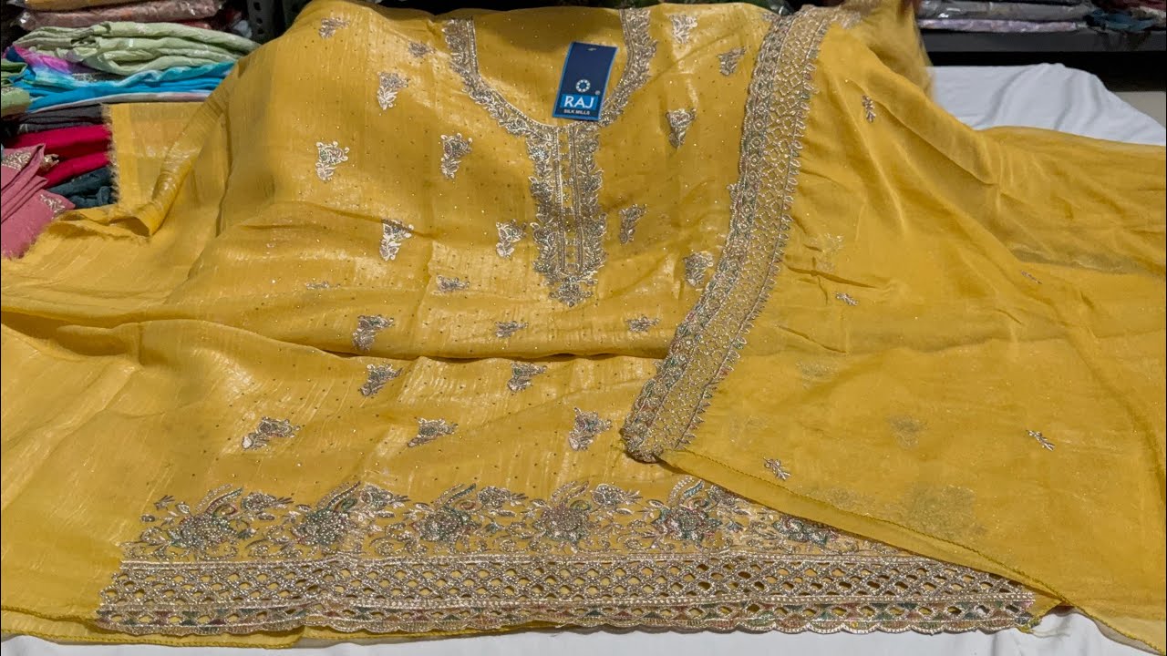 Sale ! Sale ! Sale ! 🎁❤️ फैंसी सूट होलसेल से भी कम रेट में 🎁 @kamleshclothhouse #new #sale #suit 