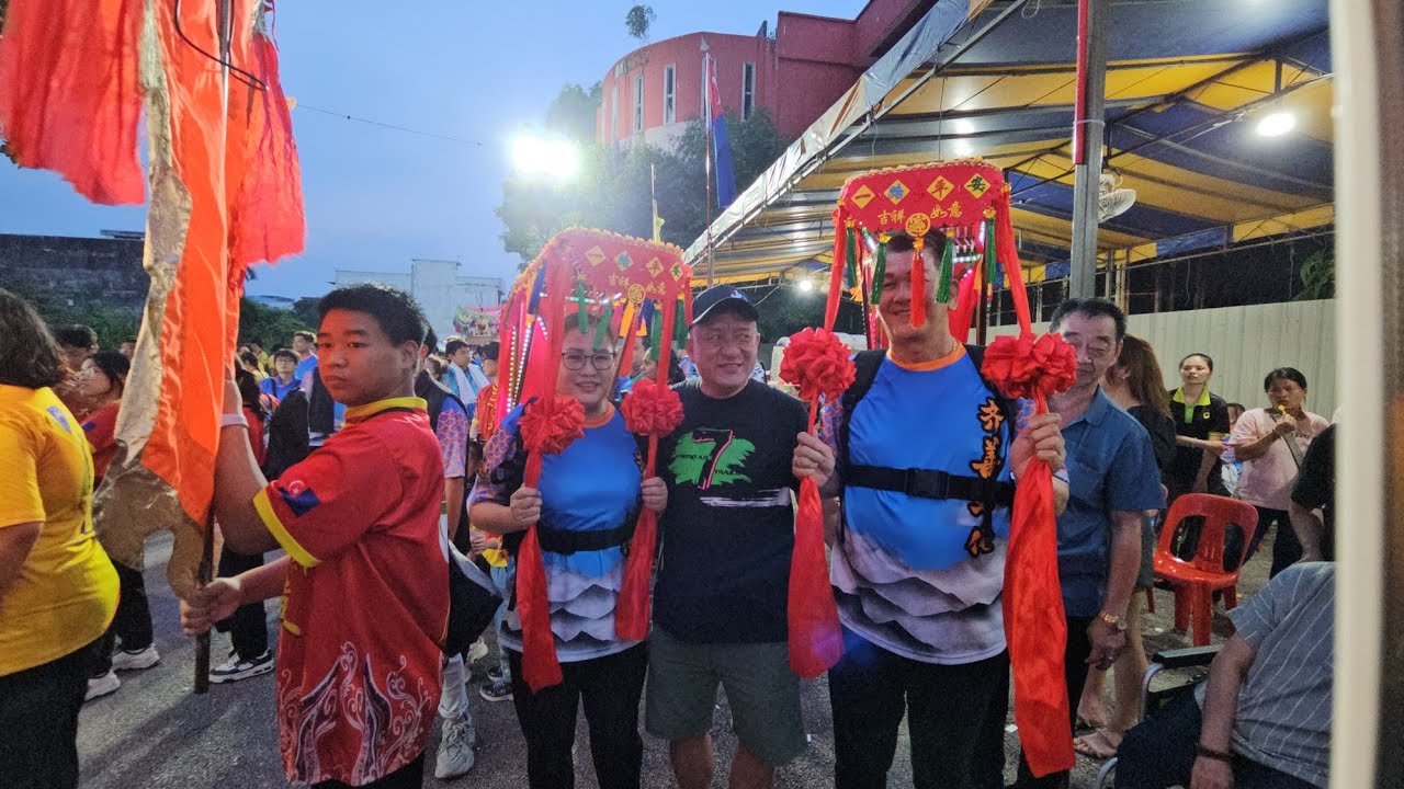 笨珍 東嶽胡松殿 Part II 七少来直播 横屏版 Part I  2025年 星期五「新馬齐善文化交流盛典」- 马来西亚，新加坡，台湾 朋友们齐聚笨珍最大型游神活动  ⁨@qishaoye⁩