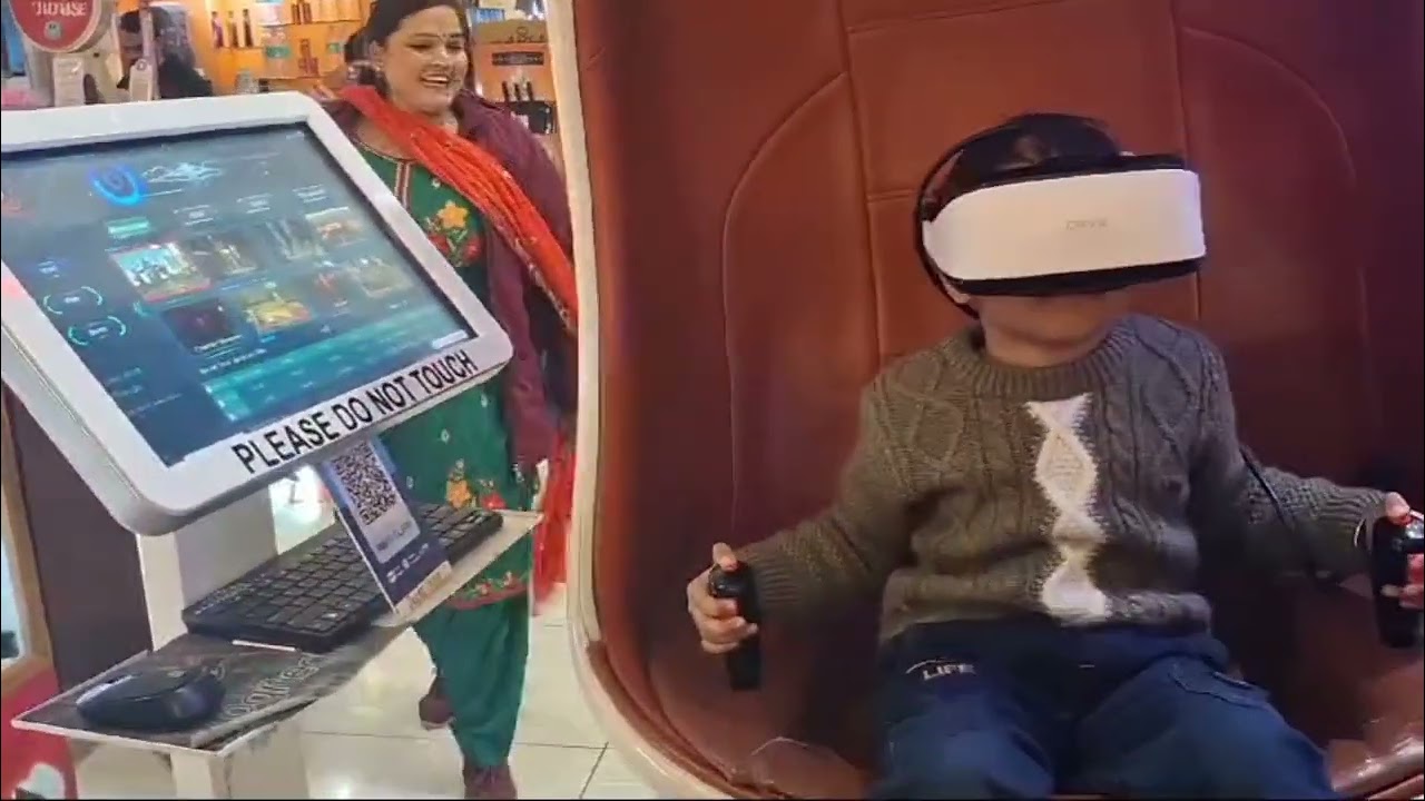 Virtual Reality Roller Coaster dekha Gya Patiala Omaxe Mein.. My Vlog 1 Jan 2025