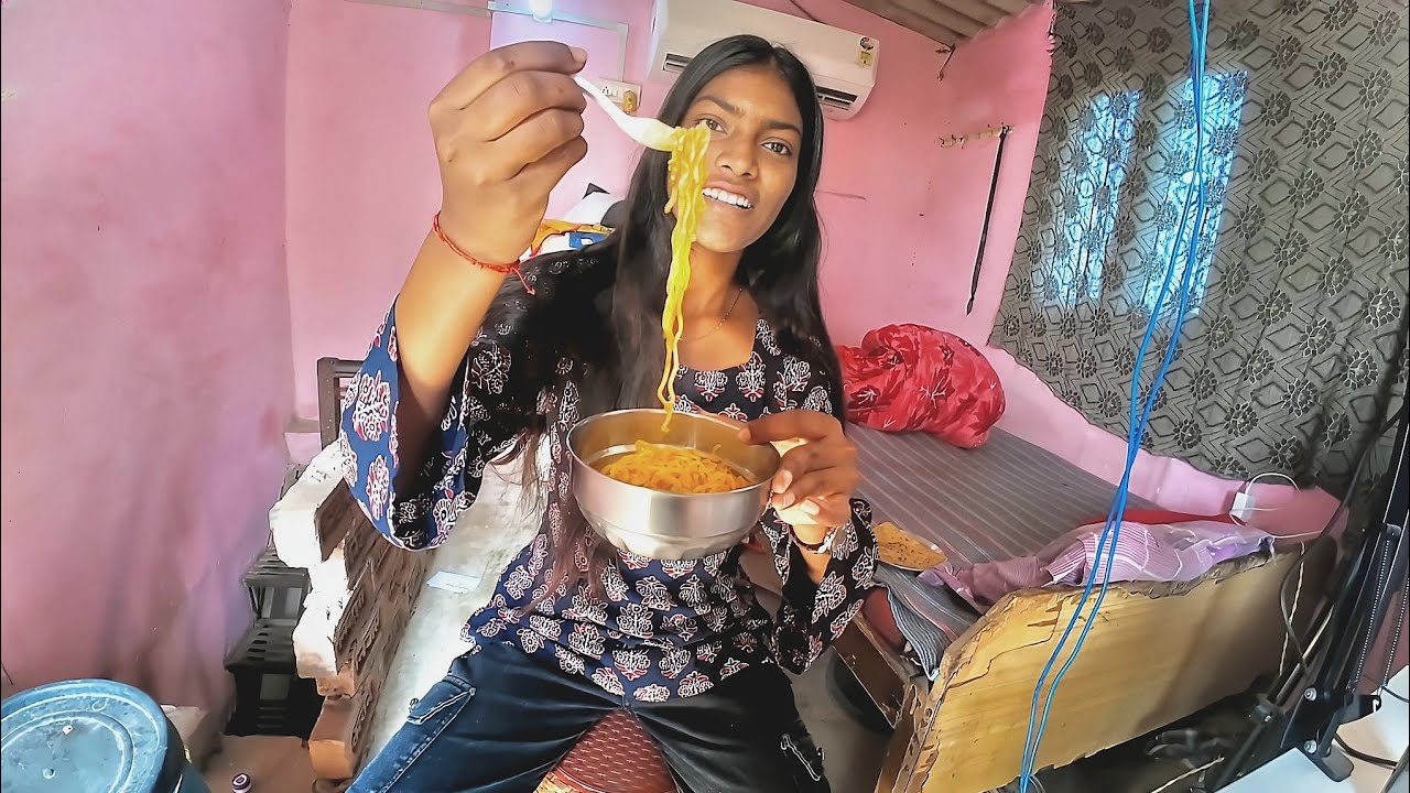 Aaj maggie banaya behan ne 😅