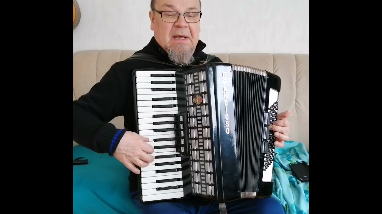 Yksin en kulje mä hetkeäkään