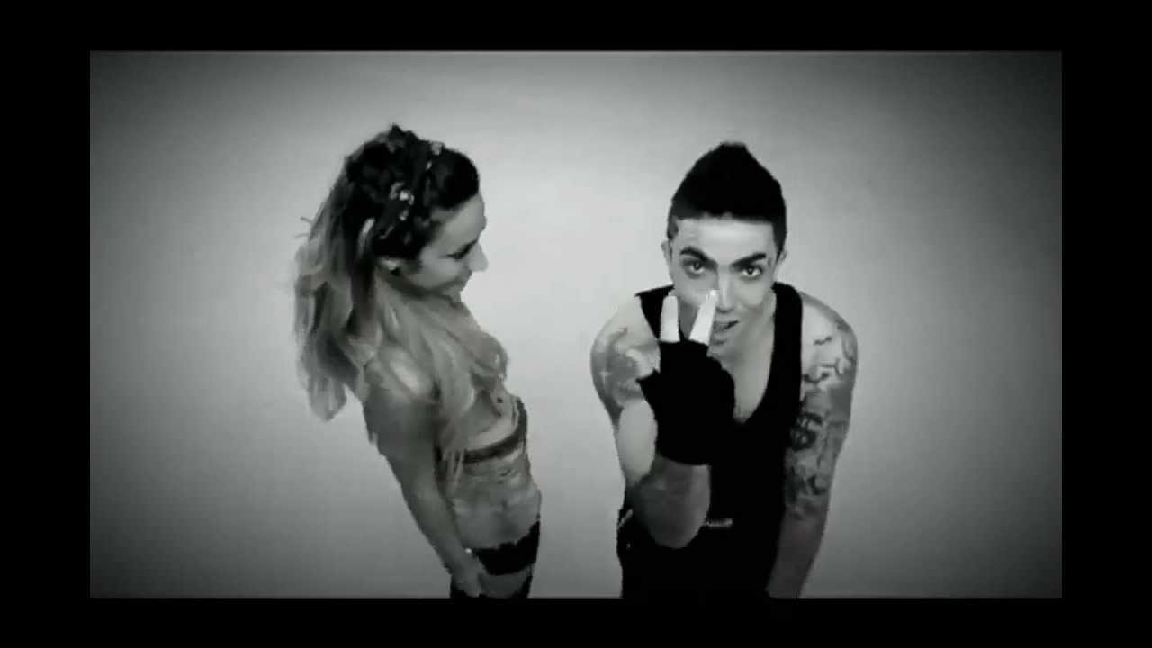 Tus Feat Eleanna Azouki -- Xorepse Moro Mou Official Video HD 2011
