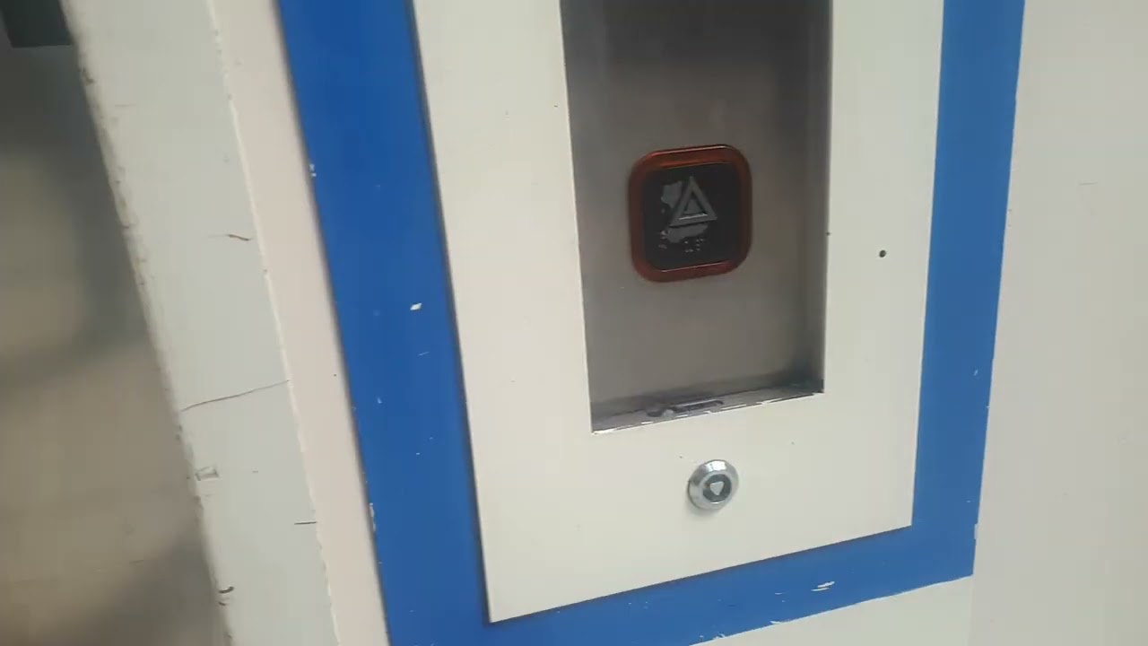 lift at london Victoria platform 7