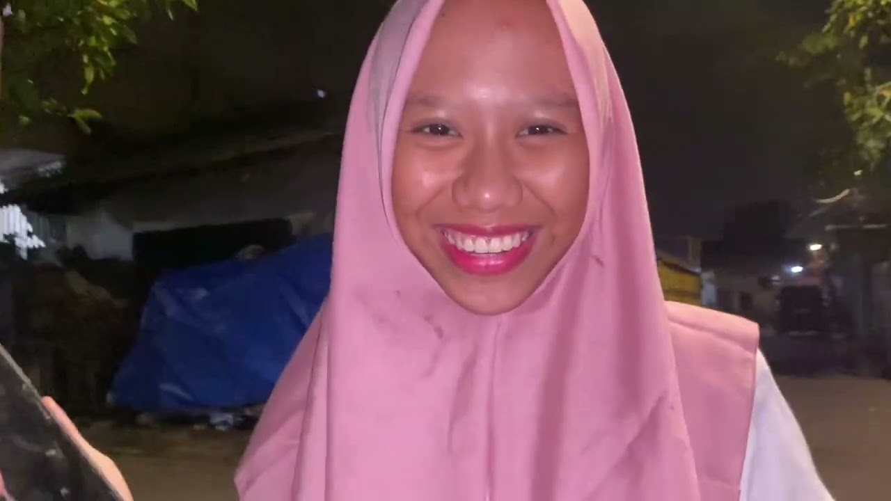 bangunin sahur with kita🤭😭😥🤗😀😴