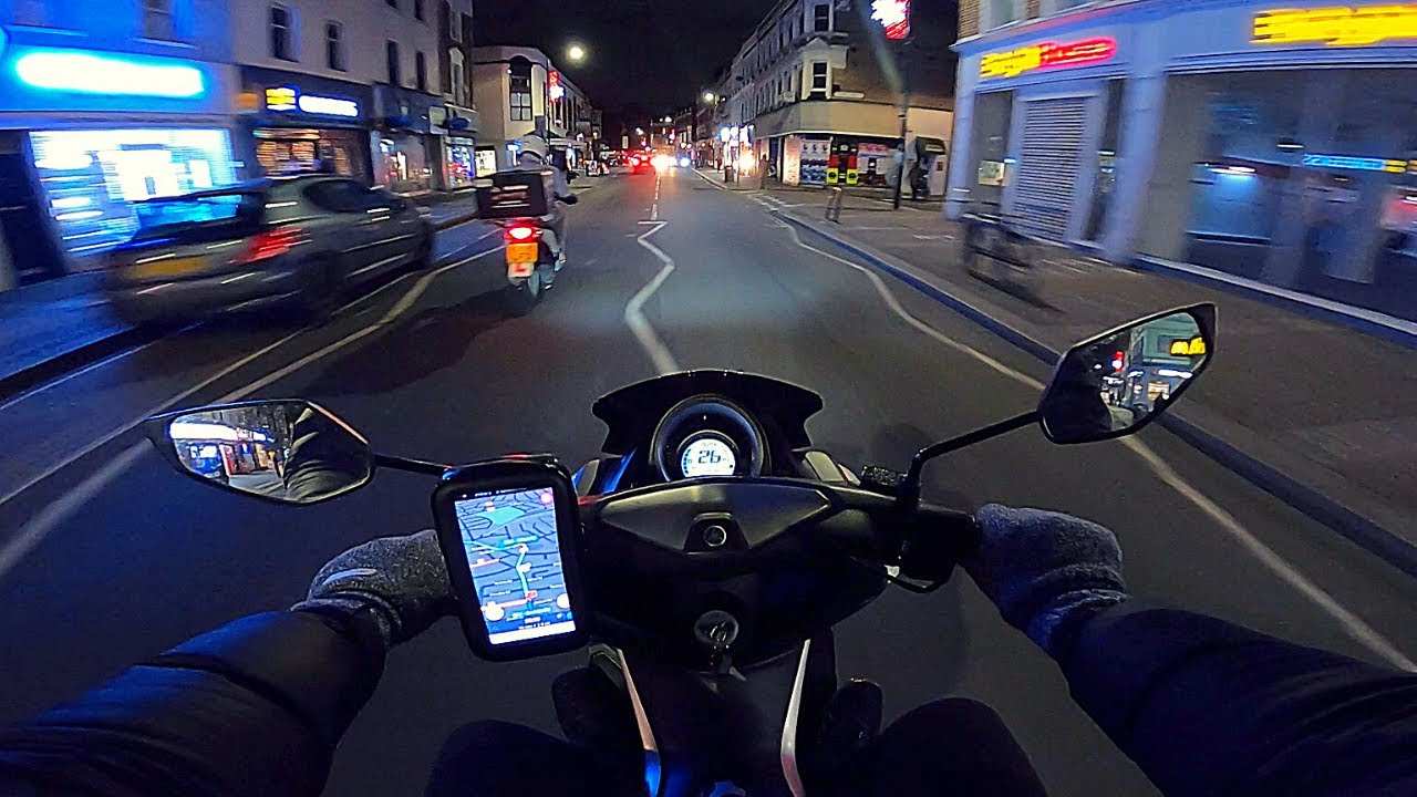 Yamaha NMAX 125 - Night Ride 2 (London)