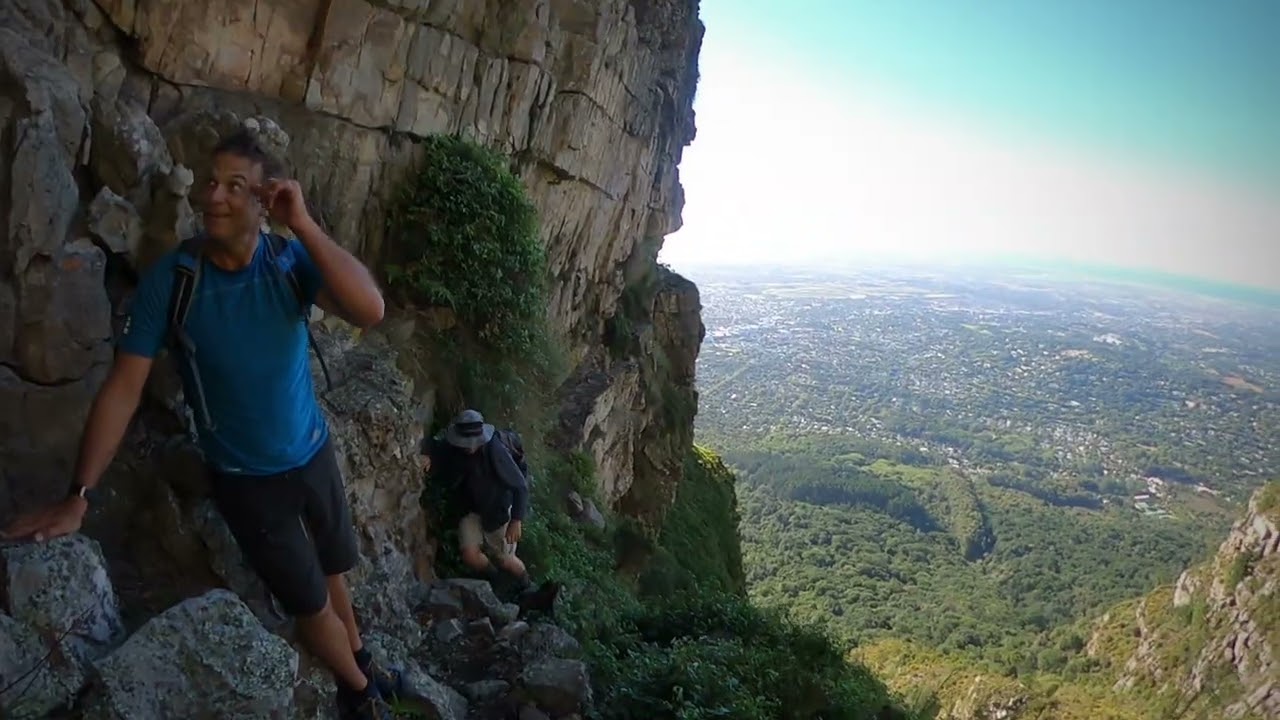 Hiddingh Ascension via the Ferny Dell variation, Carells Ledges, down via Table Mountain, cable car.