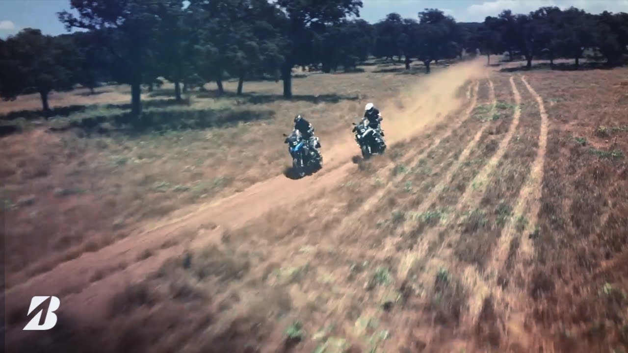 Doskonały kompan na wyprawę w teren | Battlax Adventurecross AX41