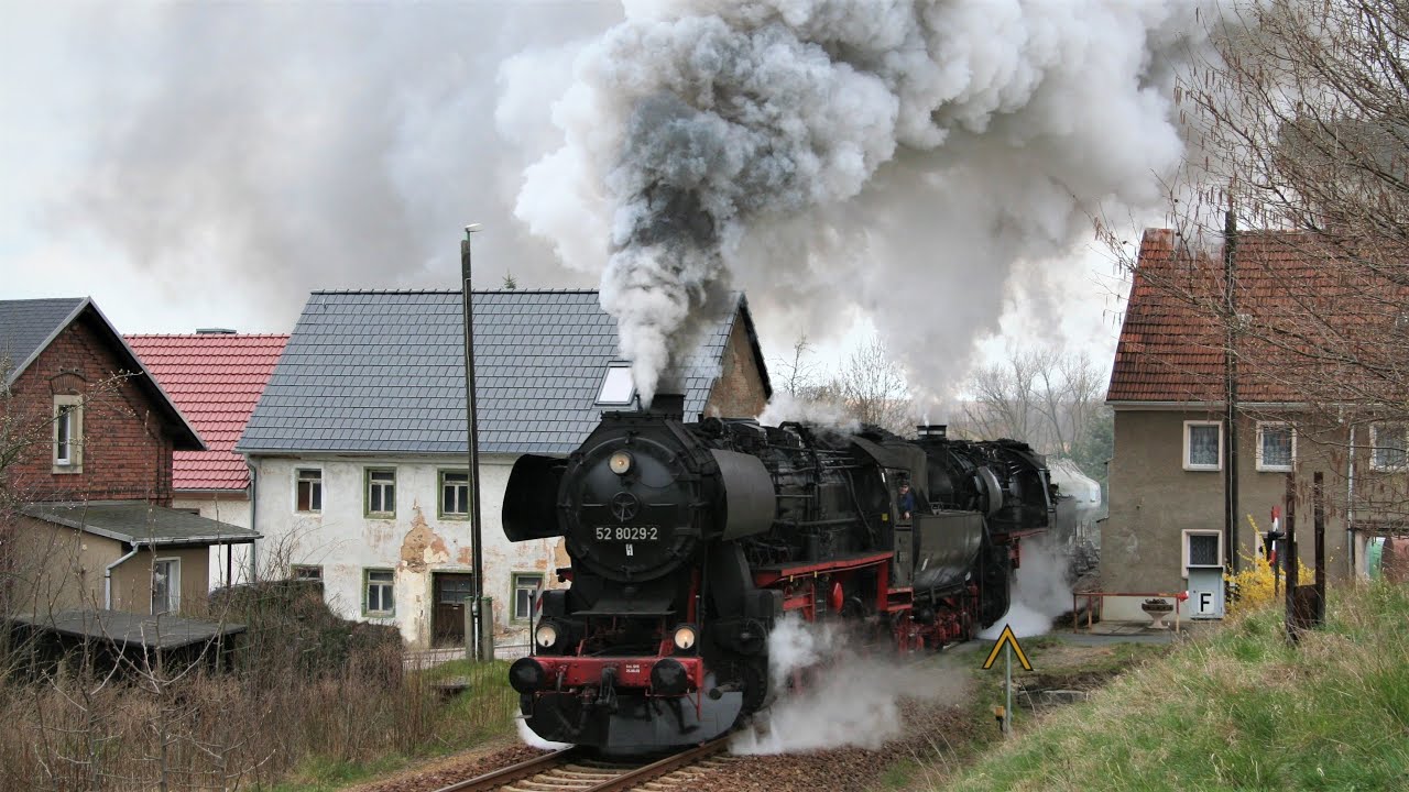 Schwerer Zementzug mit zwei Dampfloks - 52 8029 + 52 8047 auf den Steigungen rund um Nossen