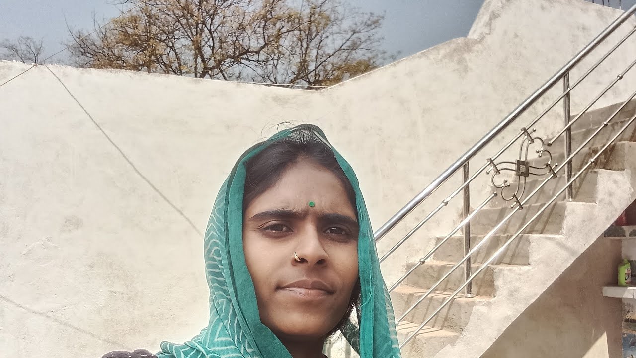 कैसा लग रहा हैकलर किसने पोता है यह