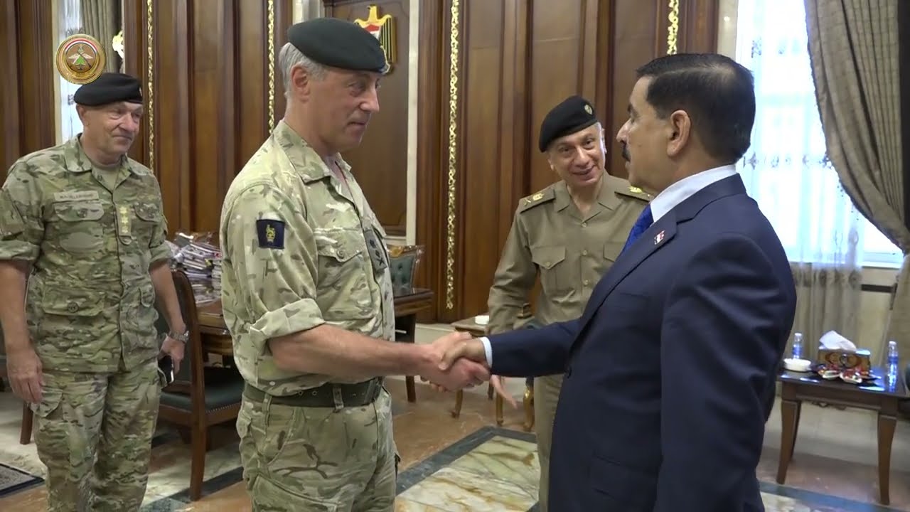 وزير الدفاع يستقبل نائب القائد الأعلى لقوات التحالف الأوروبي وقائد بعثة حلف الناتو في العراق