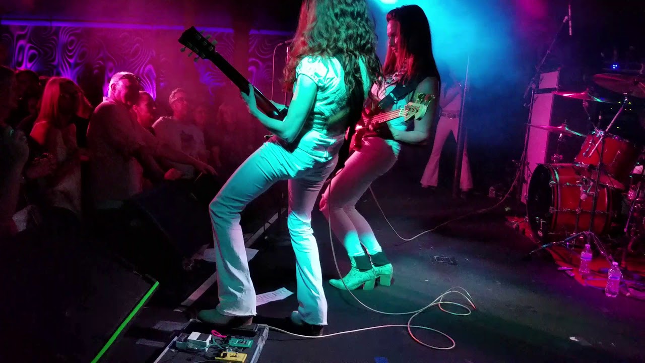 Zepparella - Whole Lotta Love