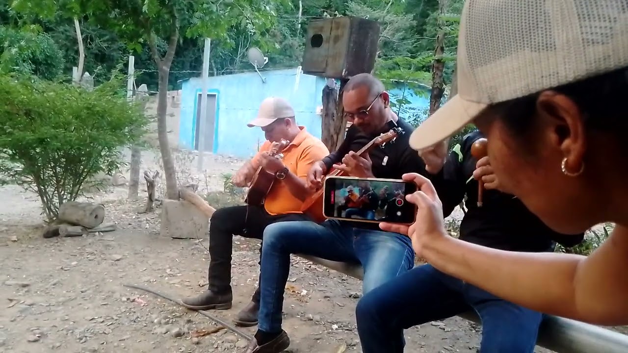 El folklore es Urdaneta 