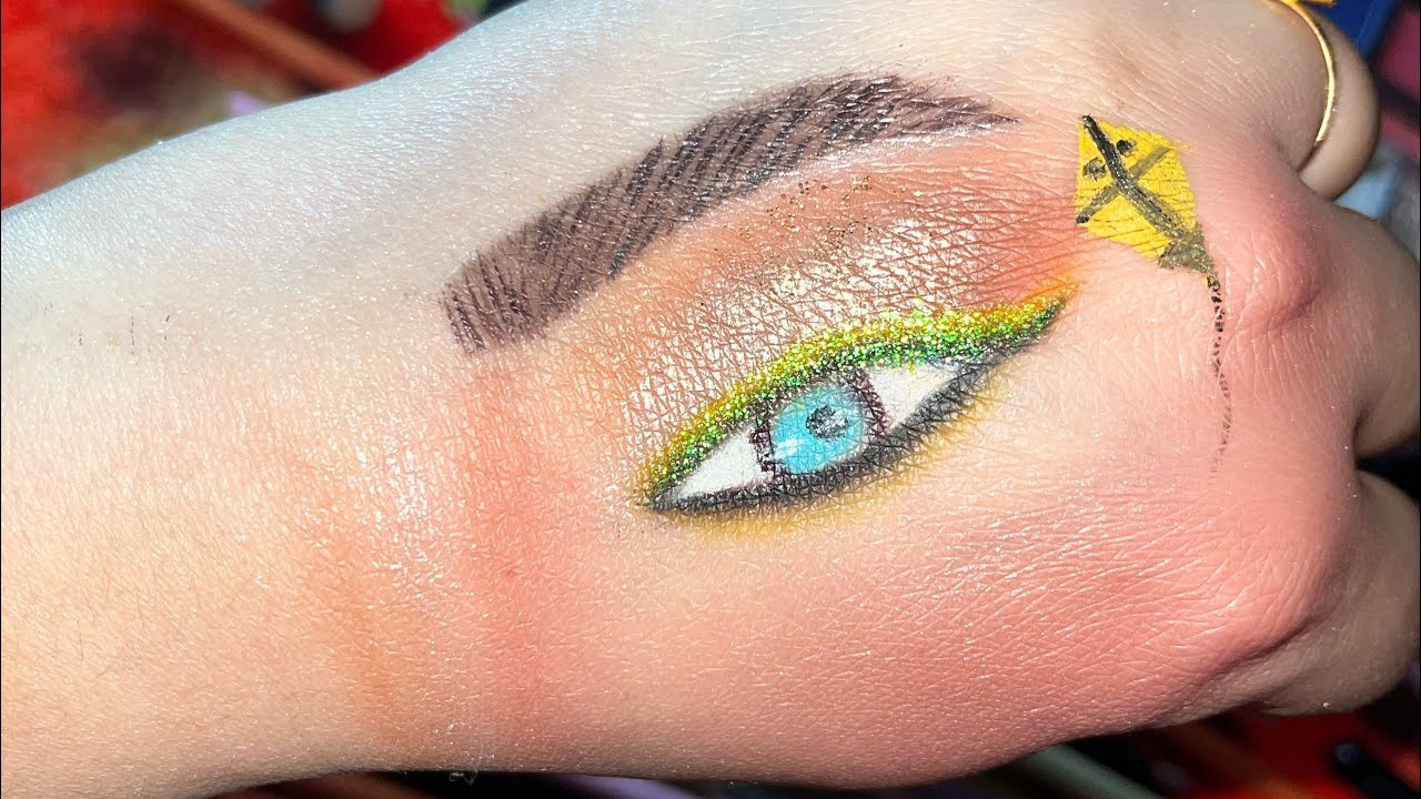 Zara Sheikh is live! eye makeup tutorial in live class #eyemakeup #eyemakeuptutorial