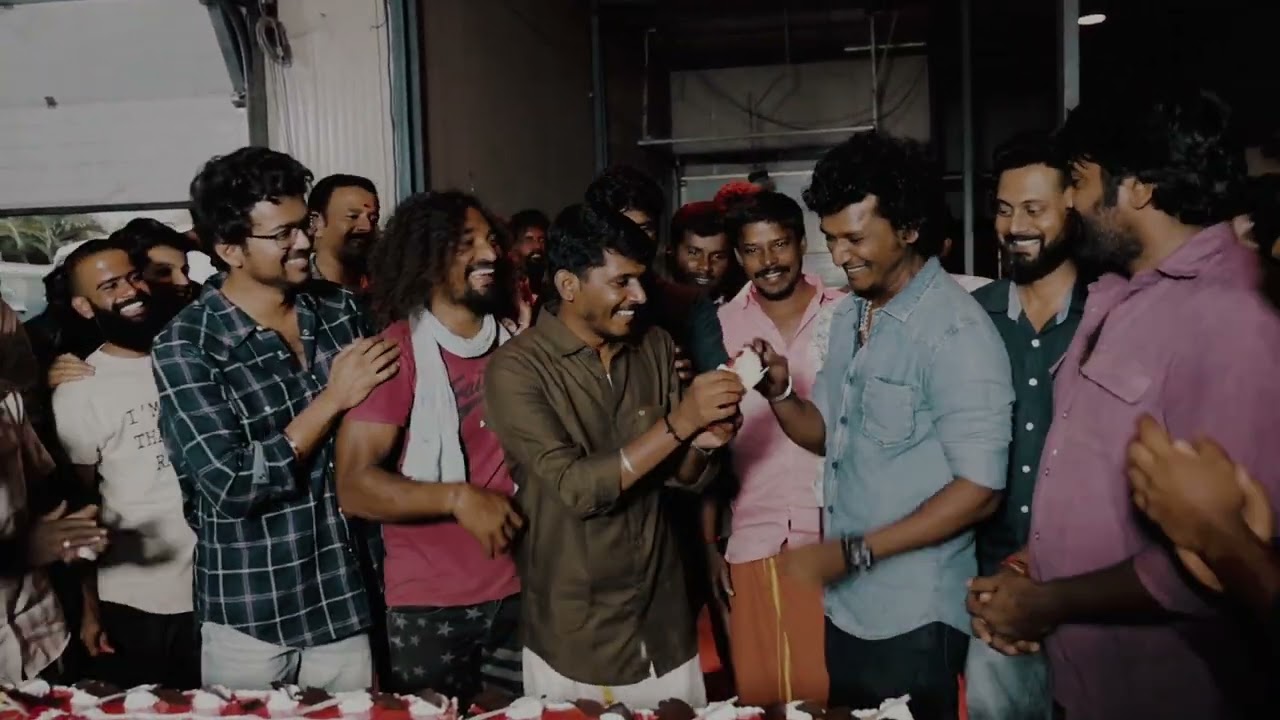Art Director Satheesh Kumar Bday Celebration On The Master Set | Lokesh Kanagaraj | Thalapathy Vijay