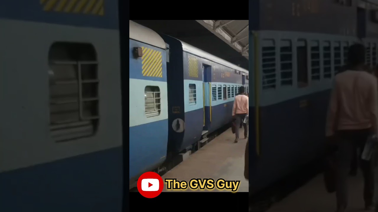 Black Diamond Express in ICF blue rake................. #icf #icfblue #trainrake #howrah #dhanbad