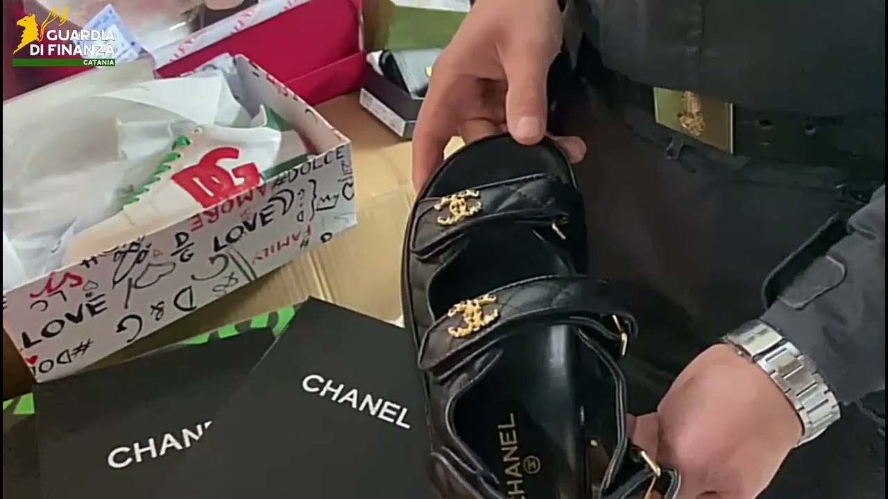Eccezionale sequestro di 2 milioni di capi di abbigliamento contraffatti rinvenuti in 3 magazzini
