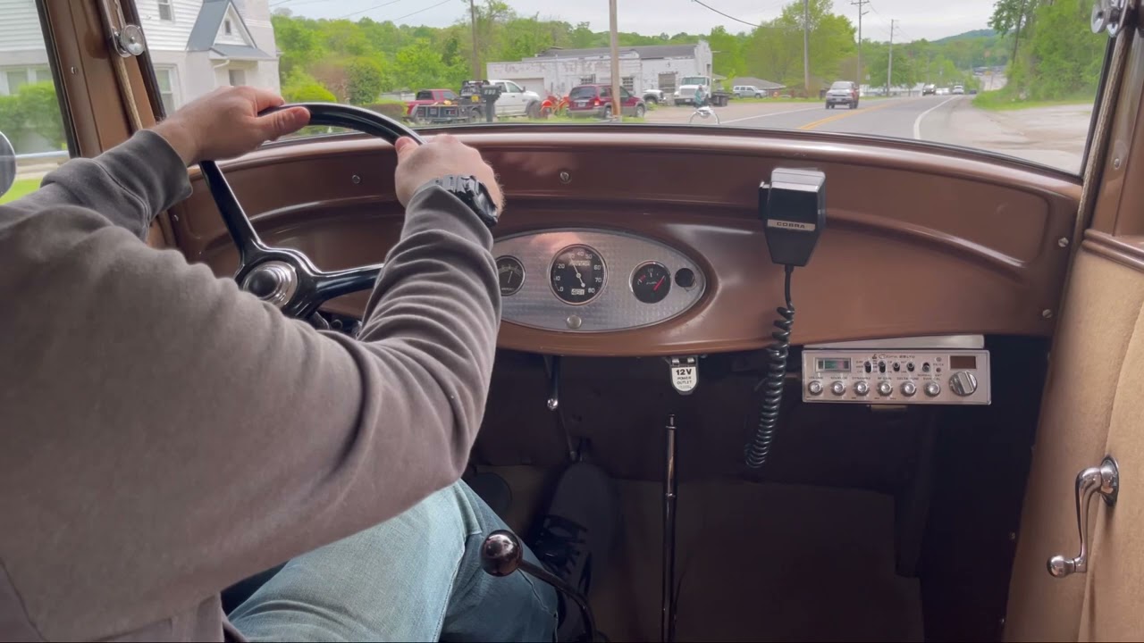 1932 Ford Model B going to town!