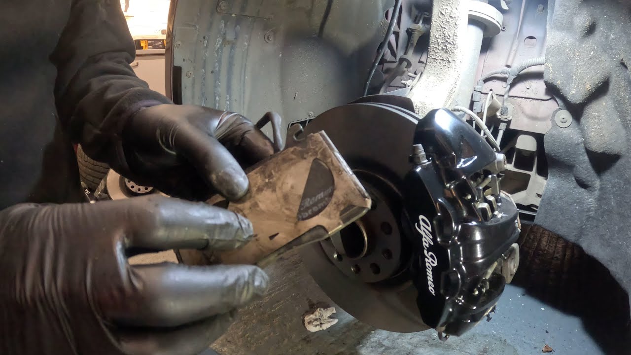 Alfa Romeo Giulia Veloce front brake service