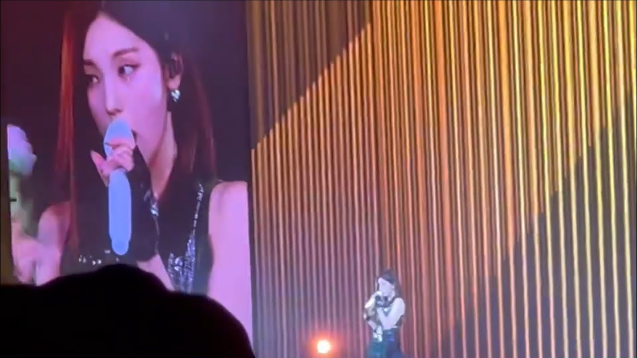 Itzy’s concert in New York on November 13, 2022. Song: Hotter Than Hell (Dua Lipa cover) (Yeji solo)