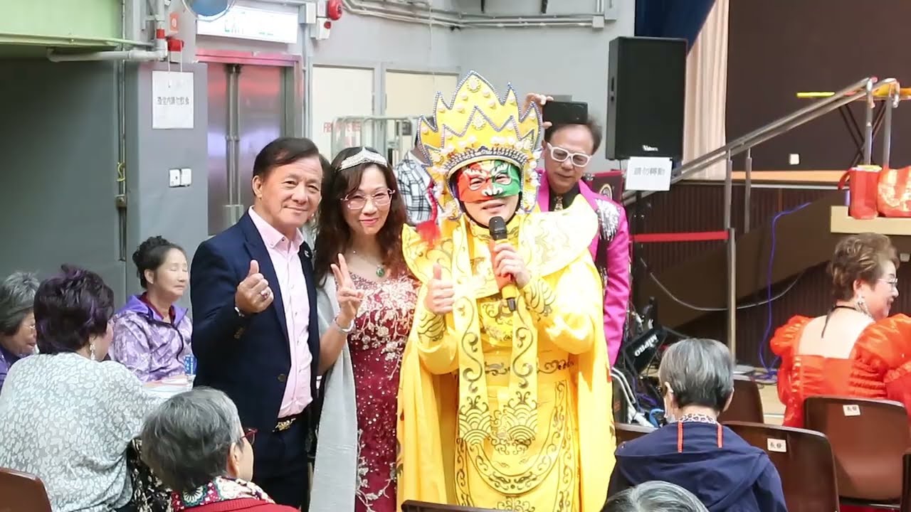 Civilized culture - Singing 萬水千山縱橫 (260222 MVI 5599)