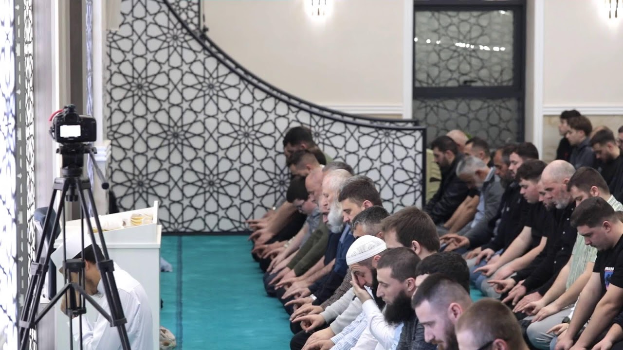 Live namazi i Jacisë dhe i Teravisë në Xhaminë e Madhe në Kumanovë