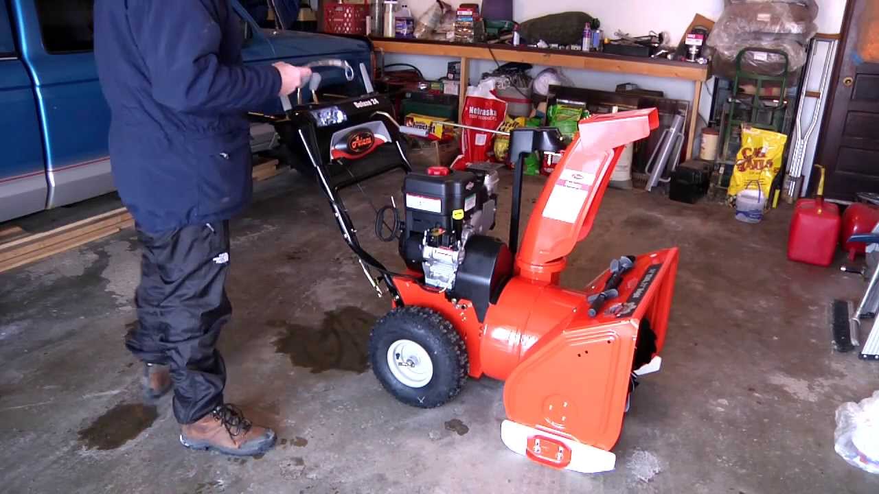 Ariens 921031 (2012) Deluxe ST24LE 24