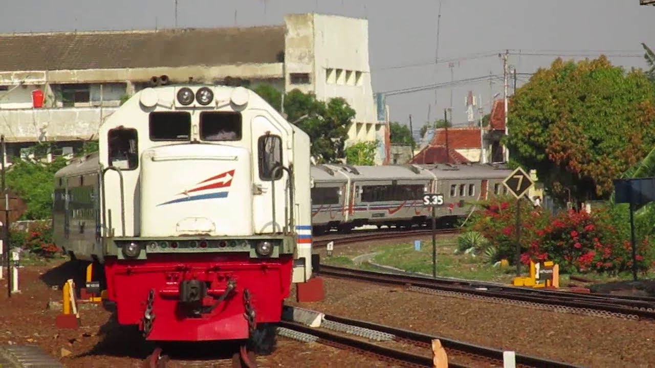 Bel Stasiun Kereta Api Pekalongan Unik Versi Jawa atau Jazz ?
