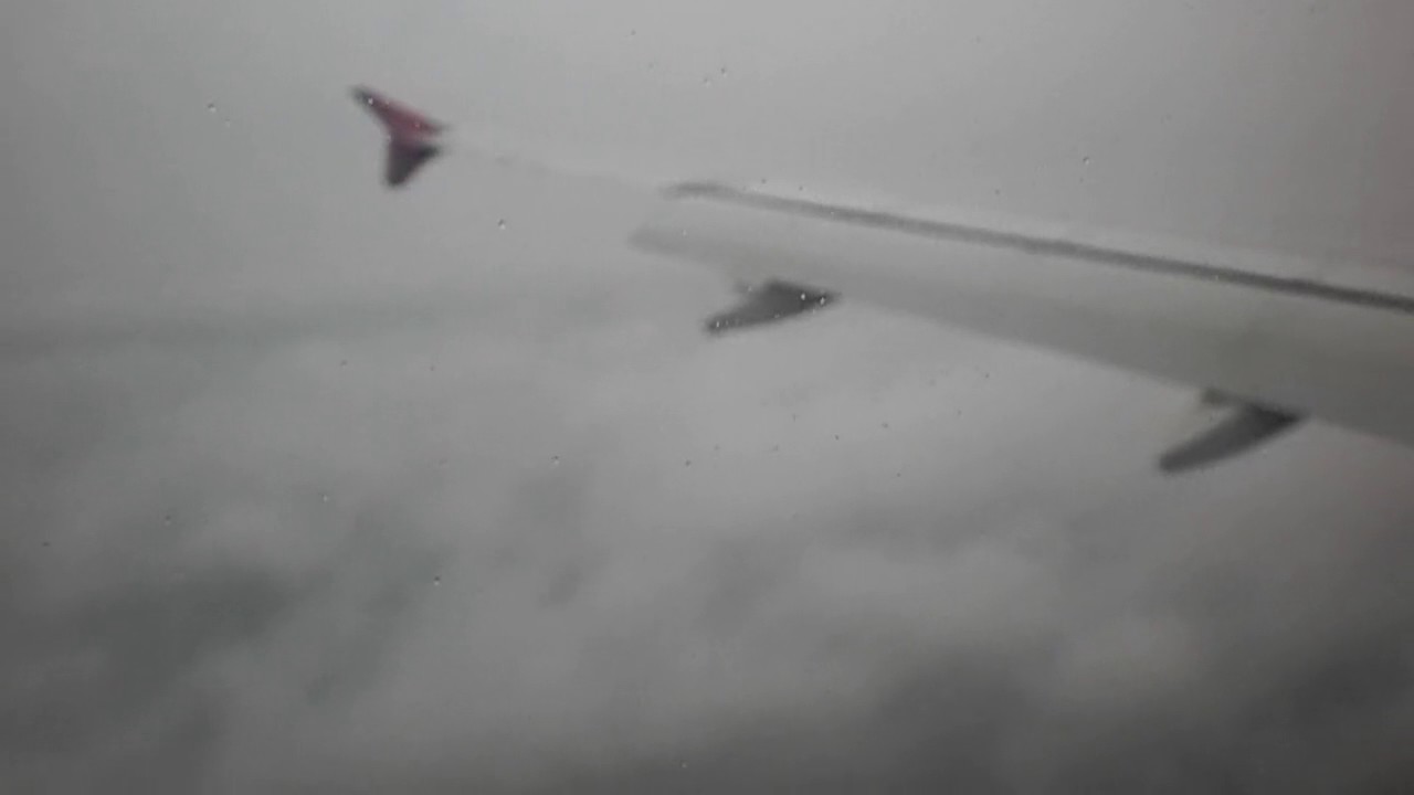 Wizz Air CRL PRG Airbus A320 Prague Rzyne Airport Landing