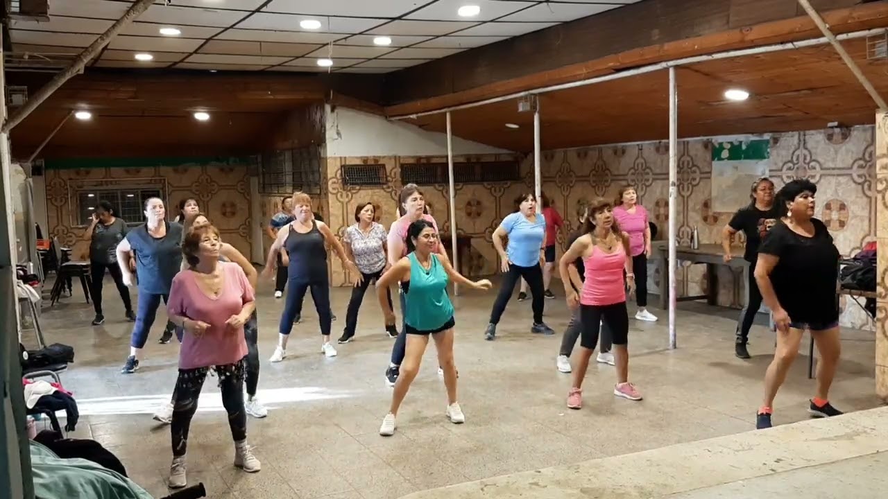 Baile entretenido 14 Lunes 2 de Marzo 2026 profesora Angela Sierra club los 120 lo Espejo