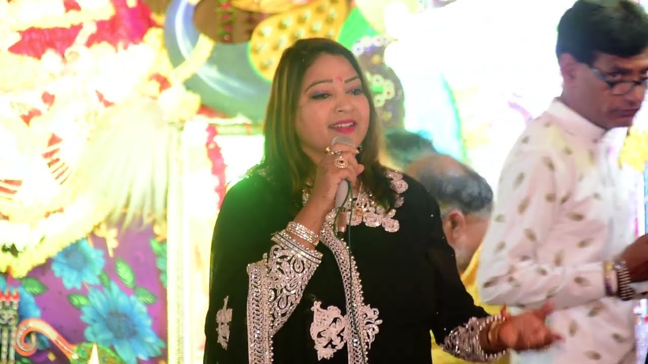 माँ के बहुत प्यारा गीत ..तू कितनी अच्छी प्यारी माँ / सिंगर मीनाक्षी वर्मा कोटा