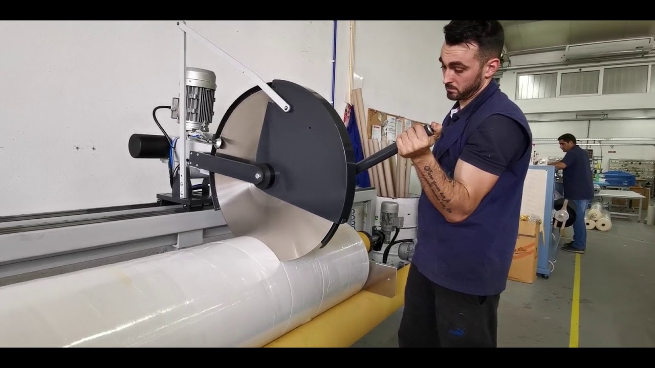 Máquina Cortar Rolos de Tecido com avanço automático