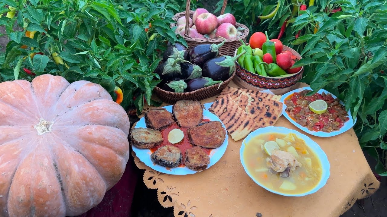 في حضن الجمر والمطر: يوم ريفي ممطر🌧️مع ريحة الطياب😋وصفات طبخ الباذنجان الطازج وحساء الكابويا(القرعة)