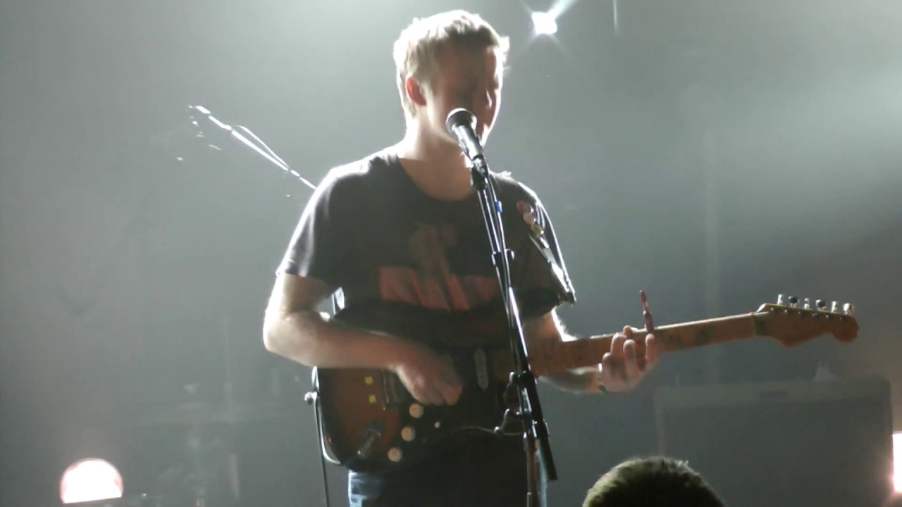 Pinegrove LIVE No Drugs (Evan Solo) - Brussels 2017
