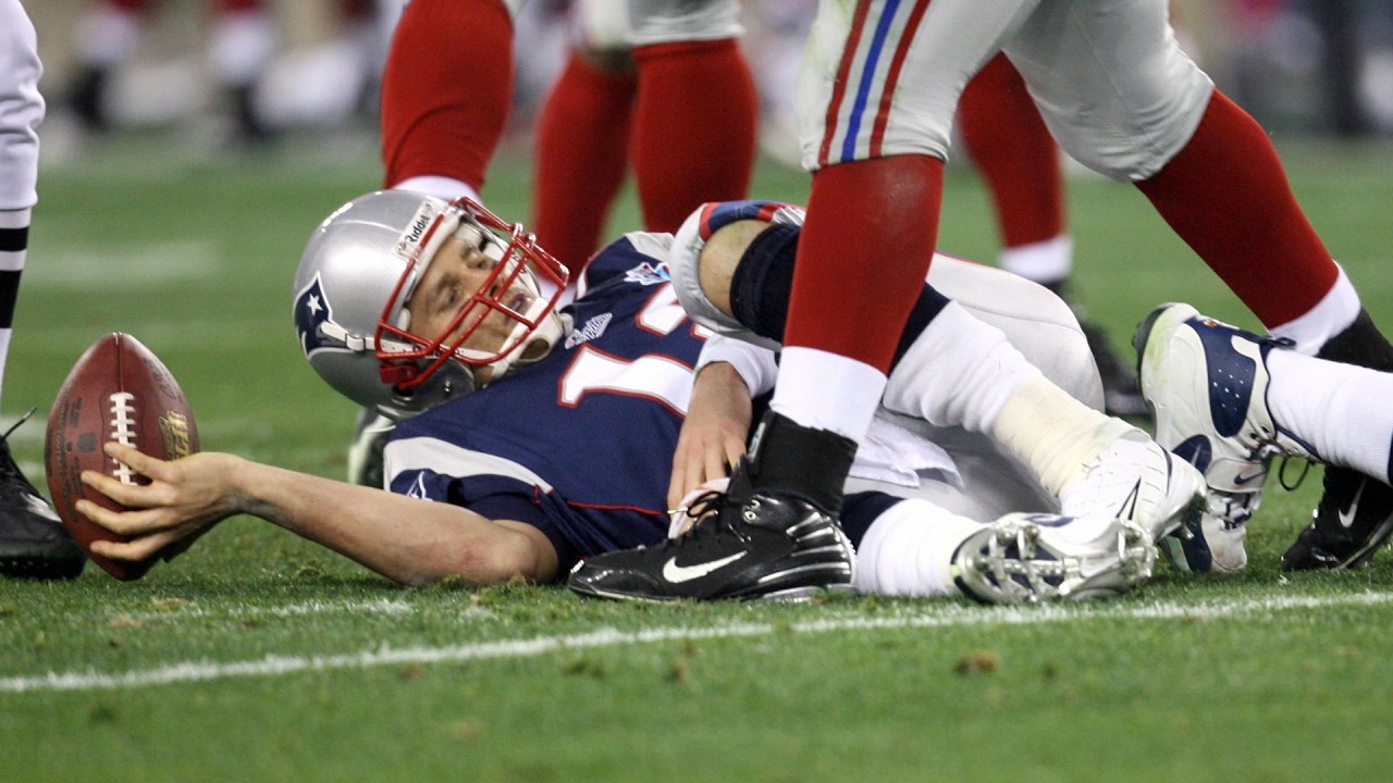 10 Times Arrogant NFL Players Got Totally Humbled