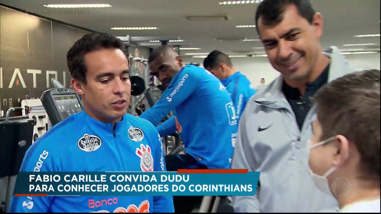 Após transplante, torcedor conhece elenco do Corinthians