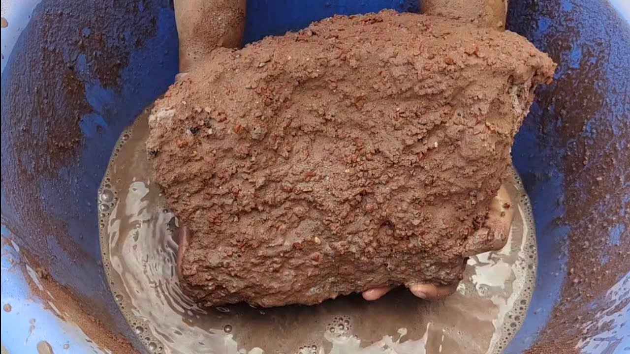 ASMR - red dirt with red Concert crumbling in lot's of water 💦 satisfying relaxing video 😴 SAASMR