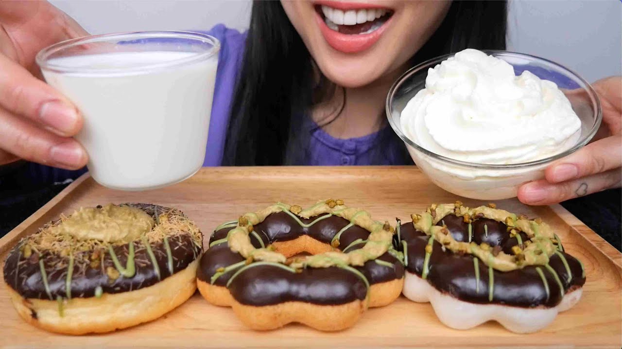 Mister Donut DUBAI CHOCOLATE (ASMR EATING SOUNDS) NO TALKING | SAS-ASMR