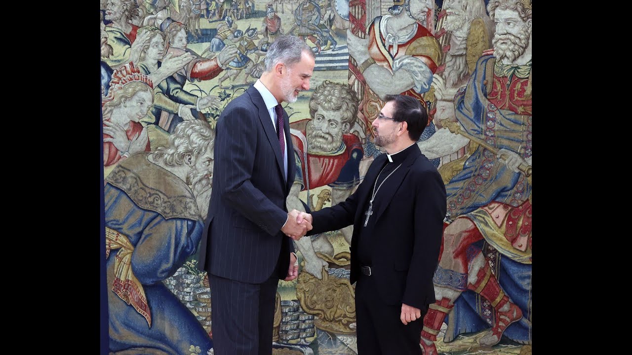 Su Majestad el Rey recibe en audiencia al cardenal arzobispo de Madrid, José Cobo Cano