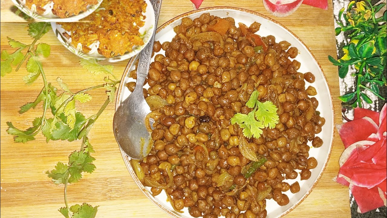रमज़ान के पहले रोज़े पर बनाई स्वादिष्ट चना और पकौड़ा इफ्तार के लिए 😋🌙 special#shortsviral #short 