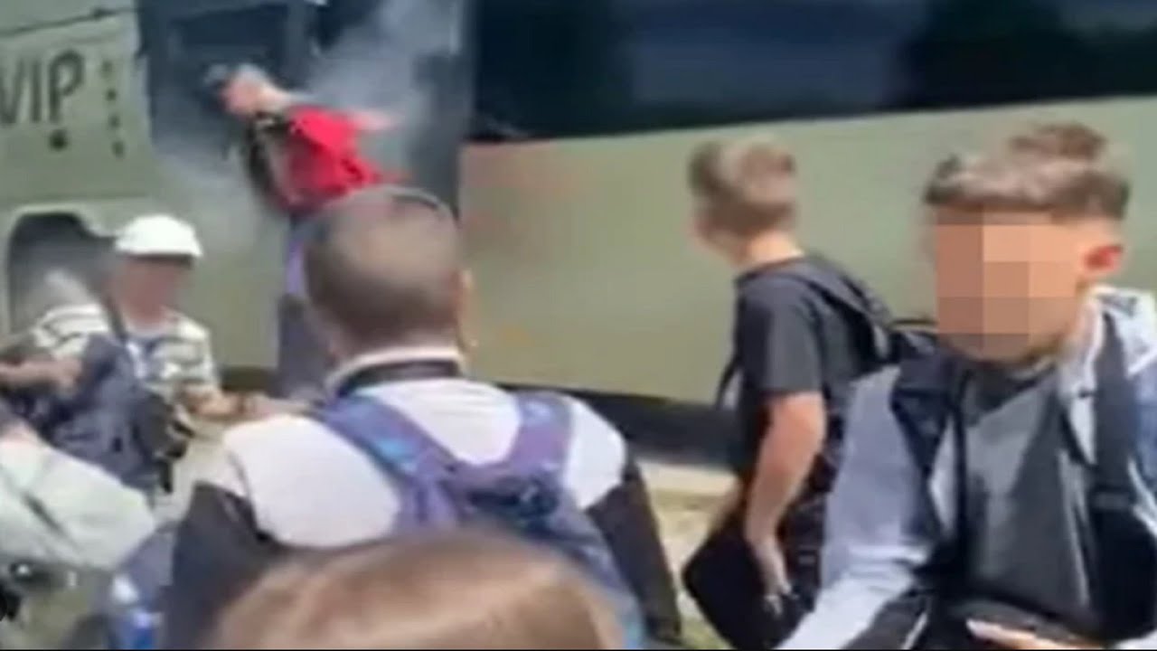 DRAMA NA PUTU! Autobus s decom se zapalio - otkrivamo šta je uzrok nesreće! | JUTRO NA BLIC