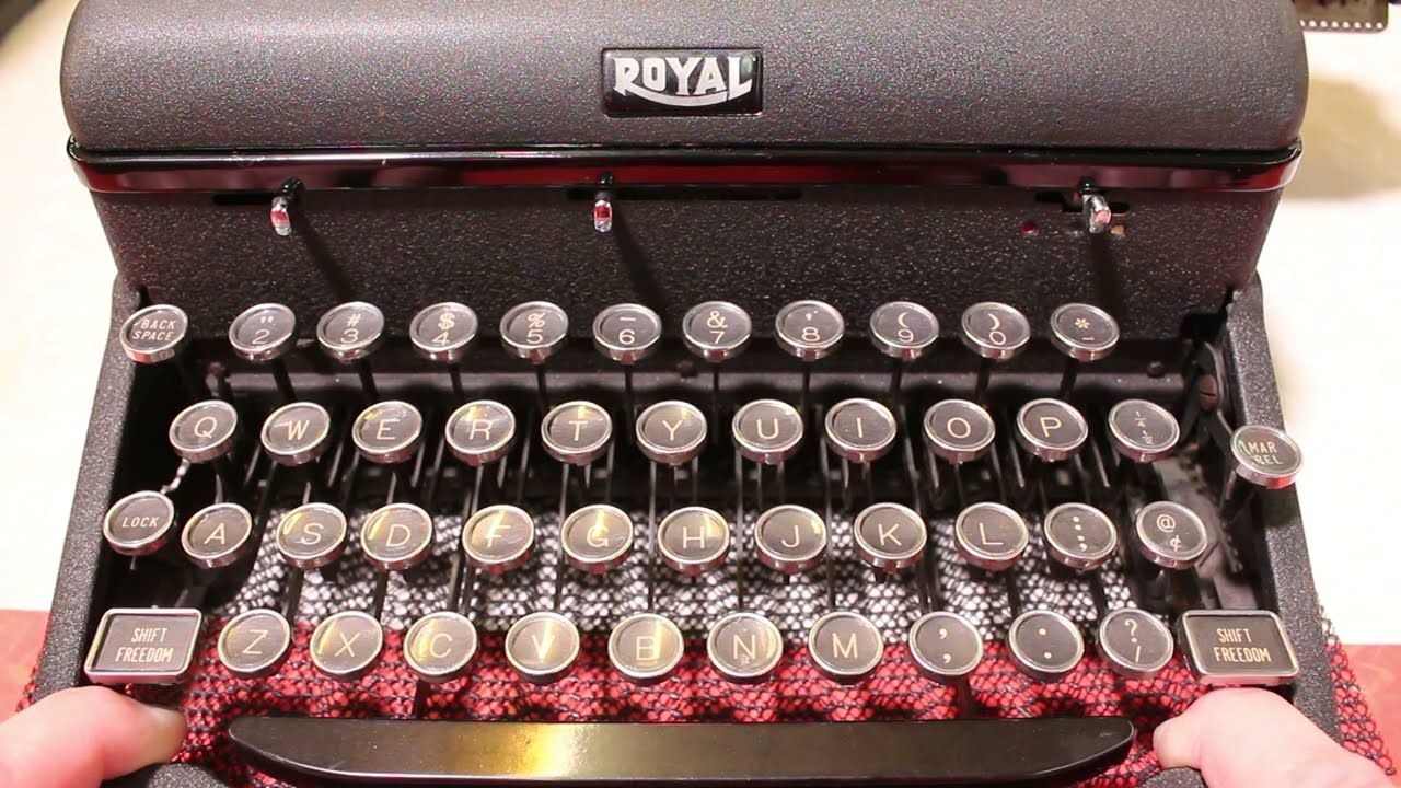 Vintage Typewriter Review: 1947 Royal Arrow Portable