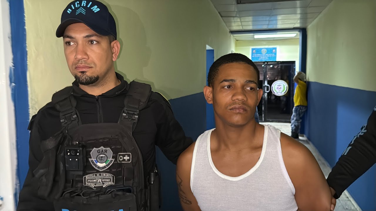 Mire lo que pasó con estés joven en SFM en cuarte de la policía 