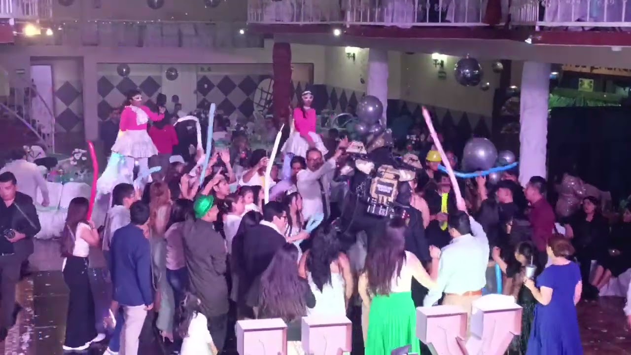 Disco Móvil Sexto Poder y Dj Marc Life en los XV de Camila San Cosme Xalostoc Tlaxcala.
