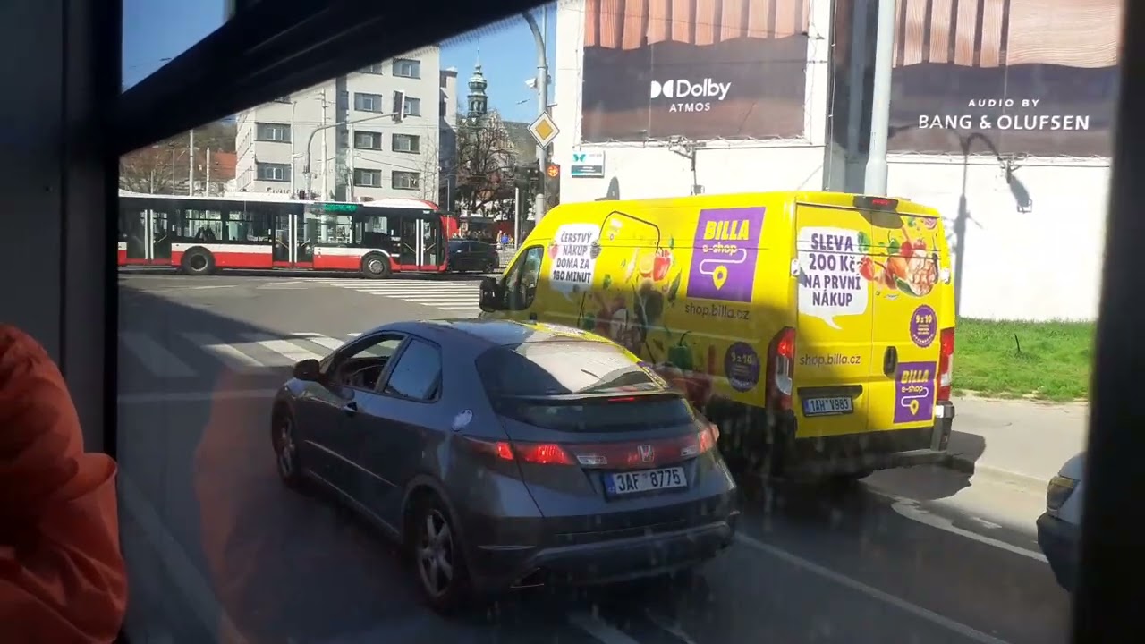 Jízda Šalinou 1117 na lince 1 od zastávky Hlavní nádraží do zastávky Pisárky.