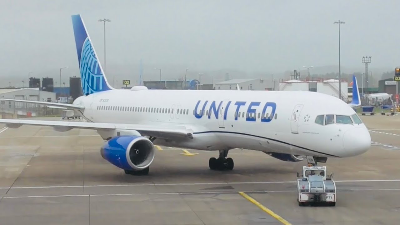 Plane Spotting at Edinburgh Airport from the Terminal | Oct 2022 | Part 2