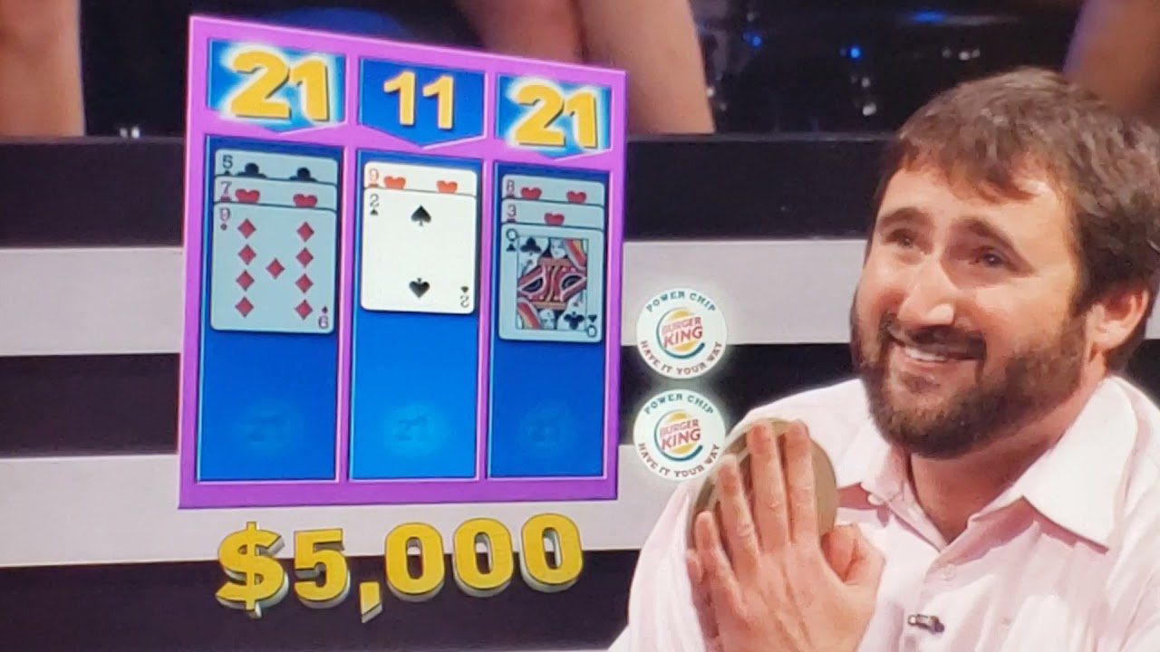 Author prays on his knees to win $25,000  and gets it! | Catch 21 Highlights