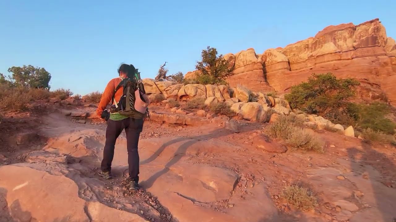 Hiking Canyonlands Utah, Chesler Park Loop Trail!