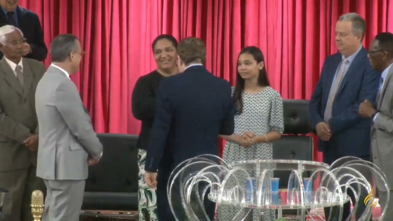 Maria Marçal Sendo Consagrada a Diaconisa na AD Madureira Mãe - Rio de Janeiro